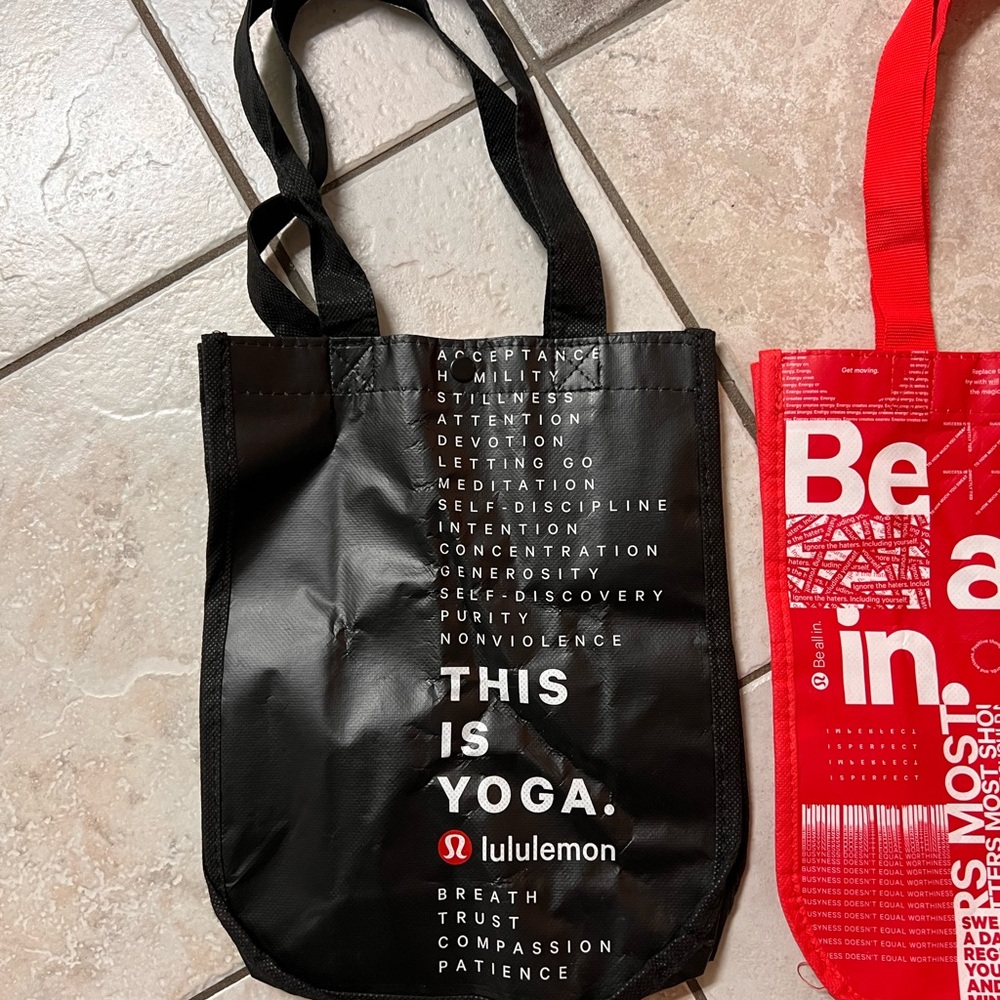 lululemon athletica Black and Red Graphic Tote Bags - Picture 2 of 3
